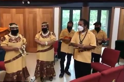 Marshallese singers in UUFF sanctuary singing thanks